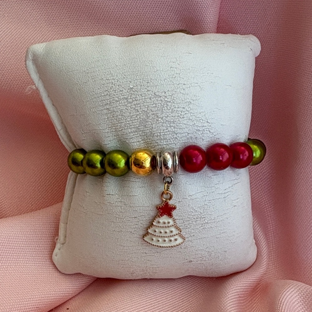 🟢 Festive Christmas Tree Charm Bracelet